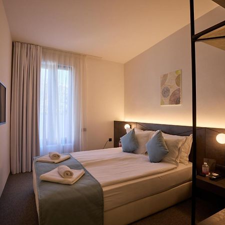 Bizarre Boutique Hotel Варна Экстерьер фото