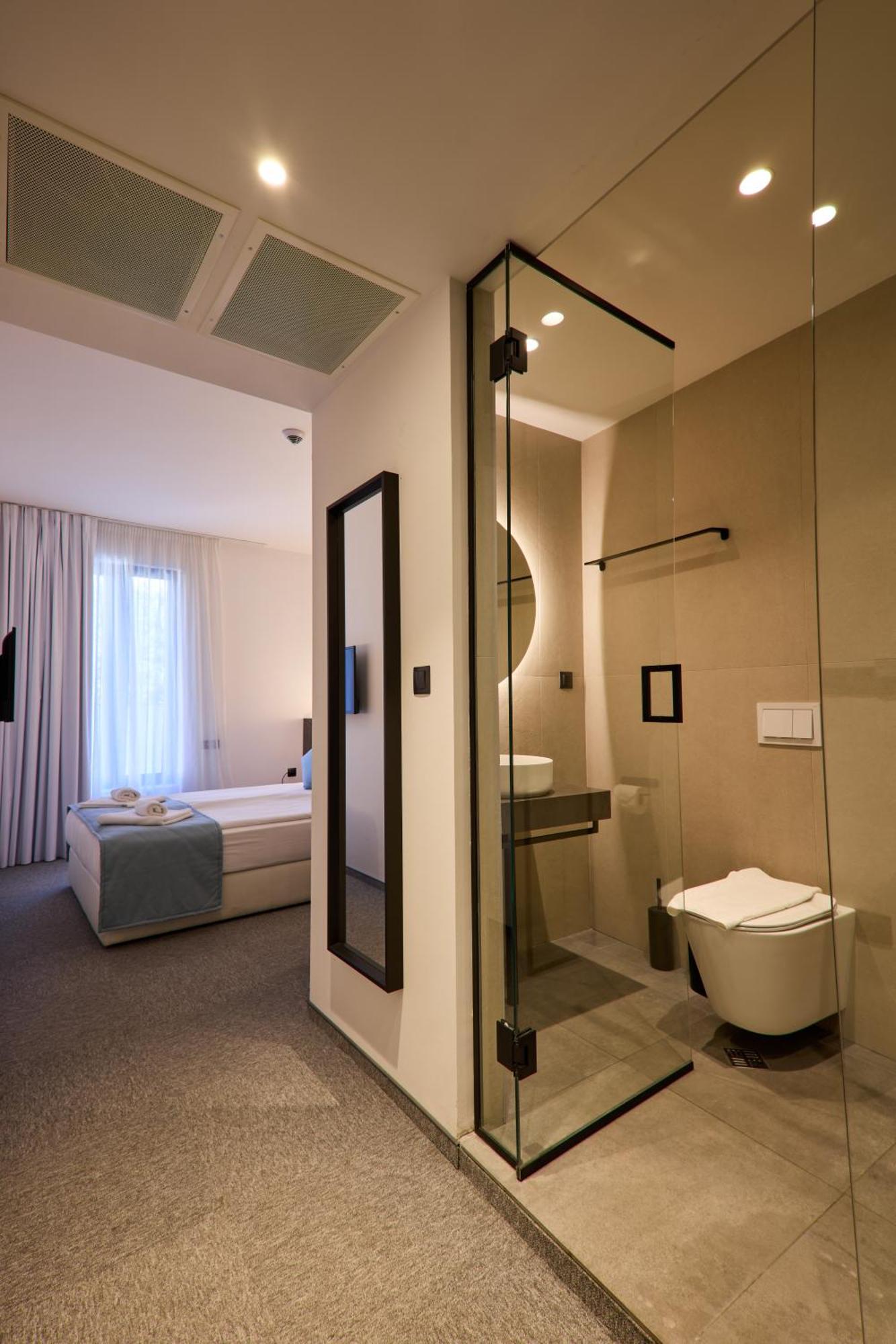Bizarre Boutique Hotel Варна Экстерьер фото
