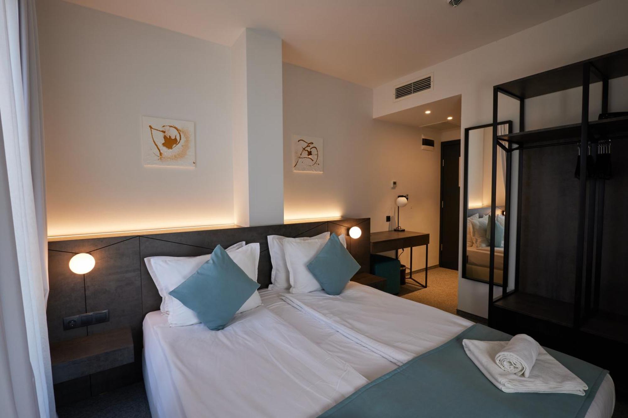 Bizarre Boutique Hotel Варна Экстерьер фото