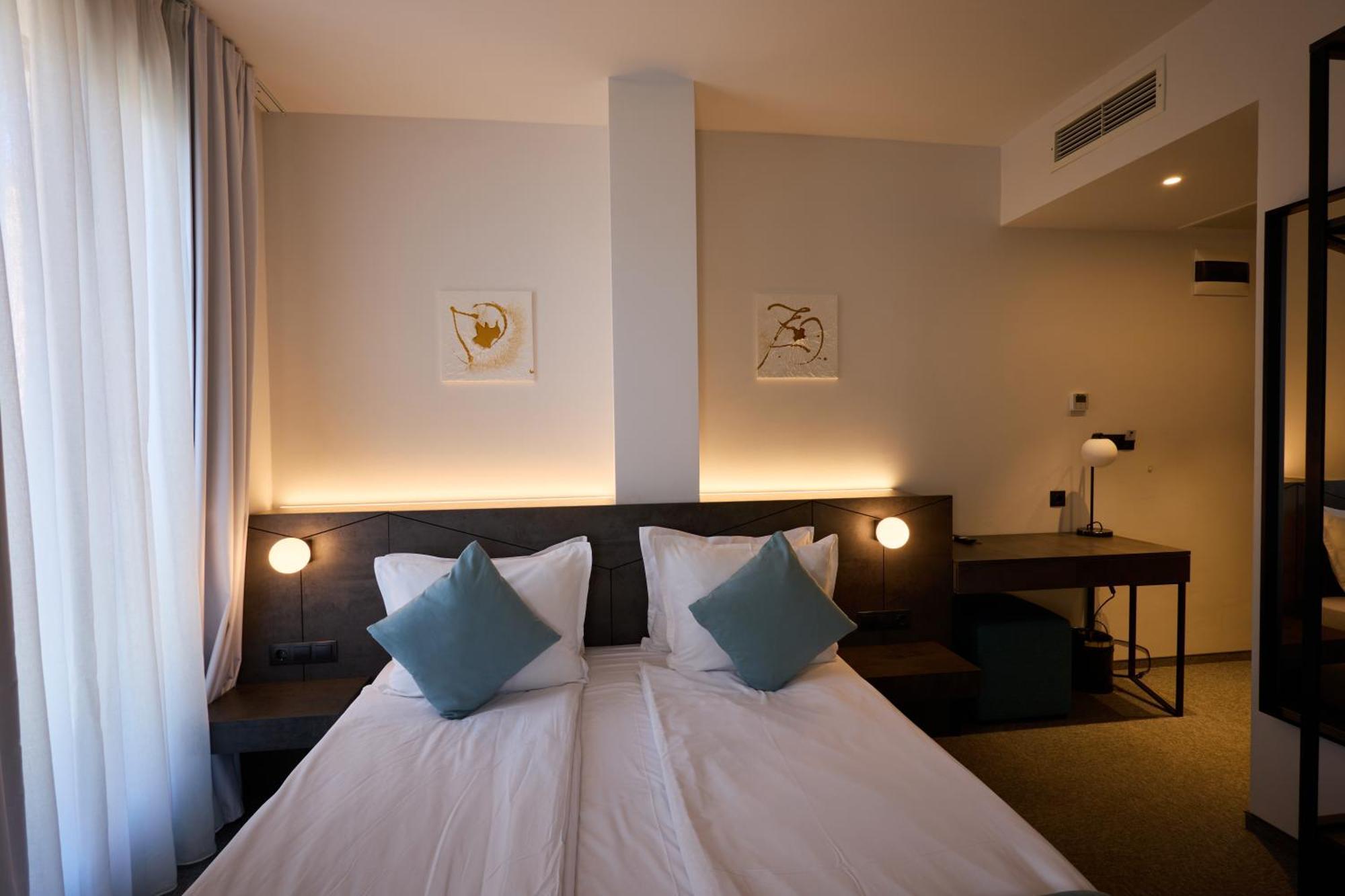 Bizarre Boutique Hotel Варна Экстерьер фото