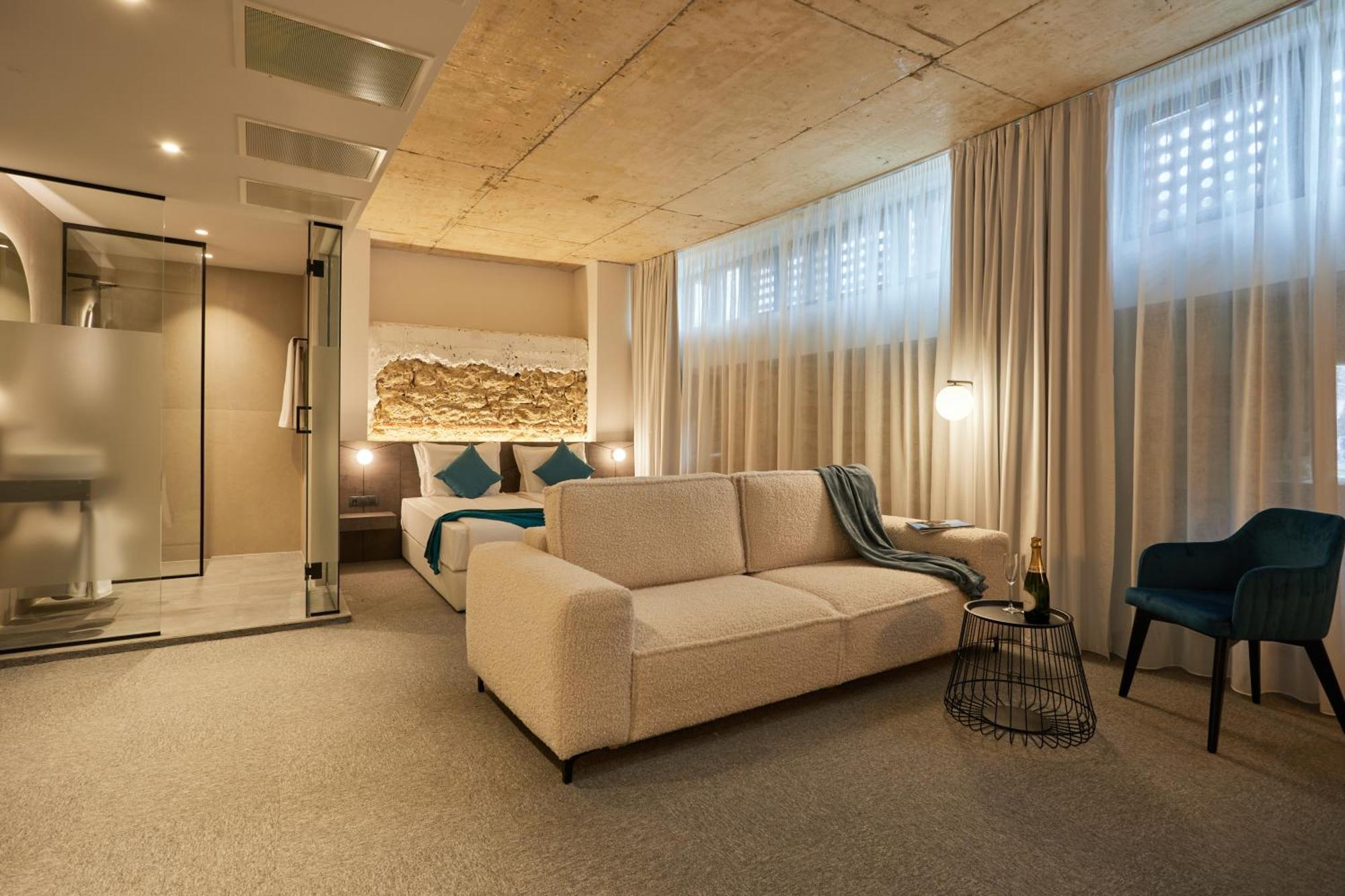 Bizarre Boutique Hotel Варна Экстерьер фото