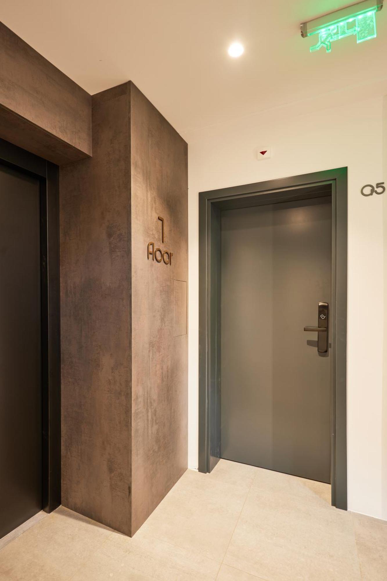 Bizarre Boutique Hotel Варна Экстерьер фото