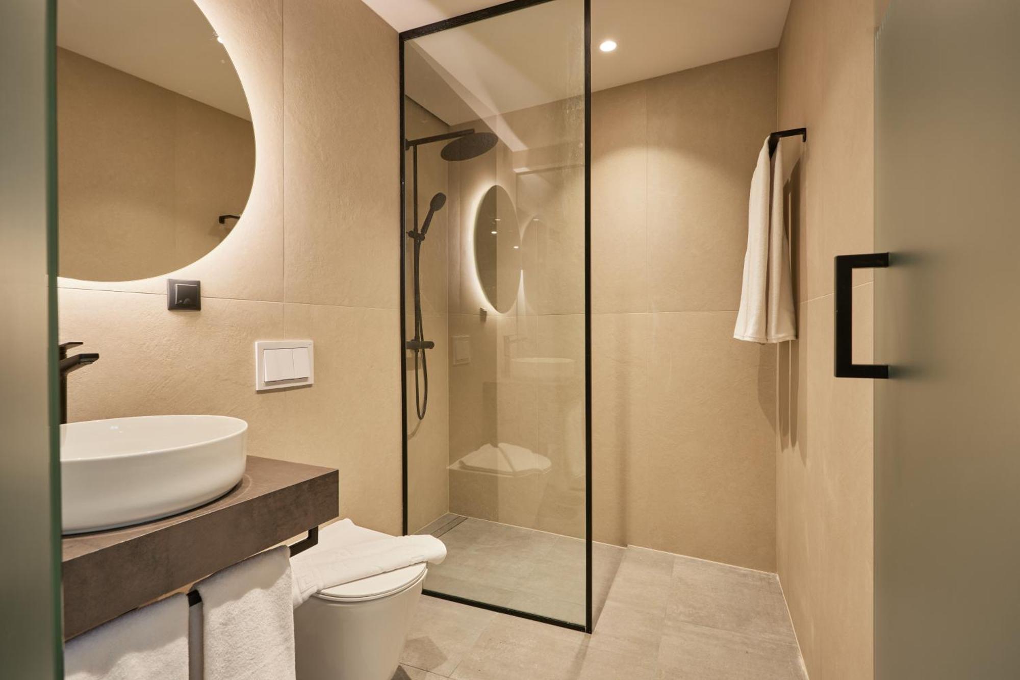 Bizarre Boutique Hotel Варна Экстерьер фото