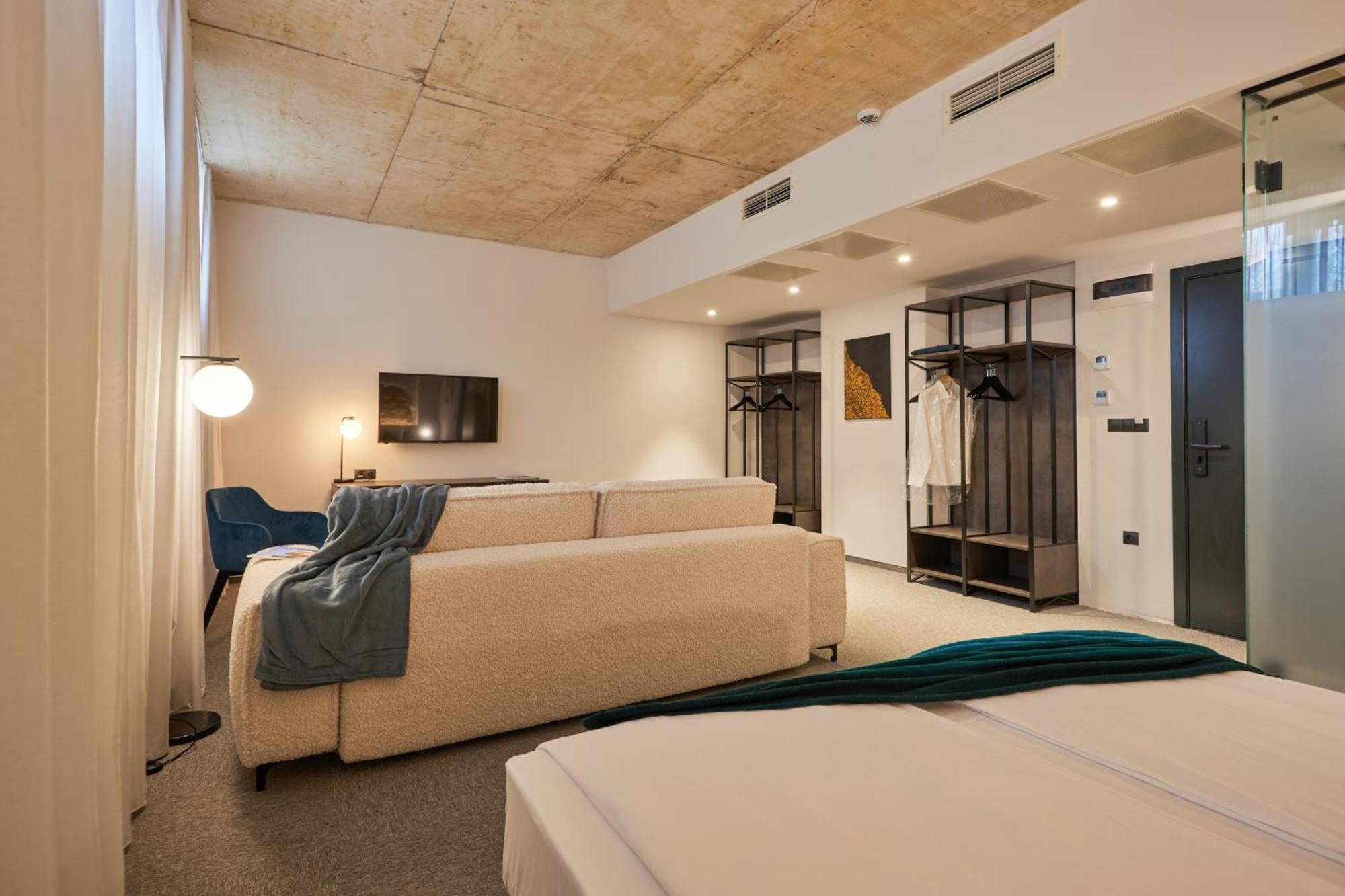 Bizarre Boutique Hotel Варна Экстерьер фото