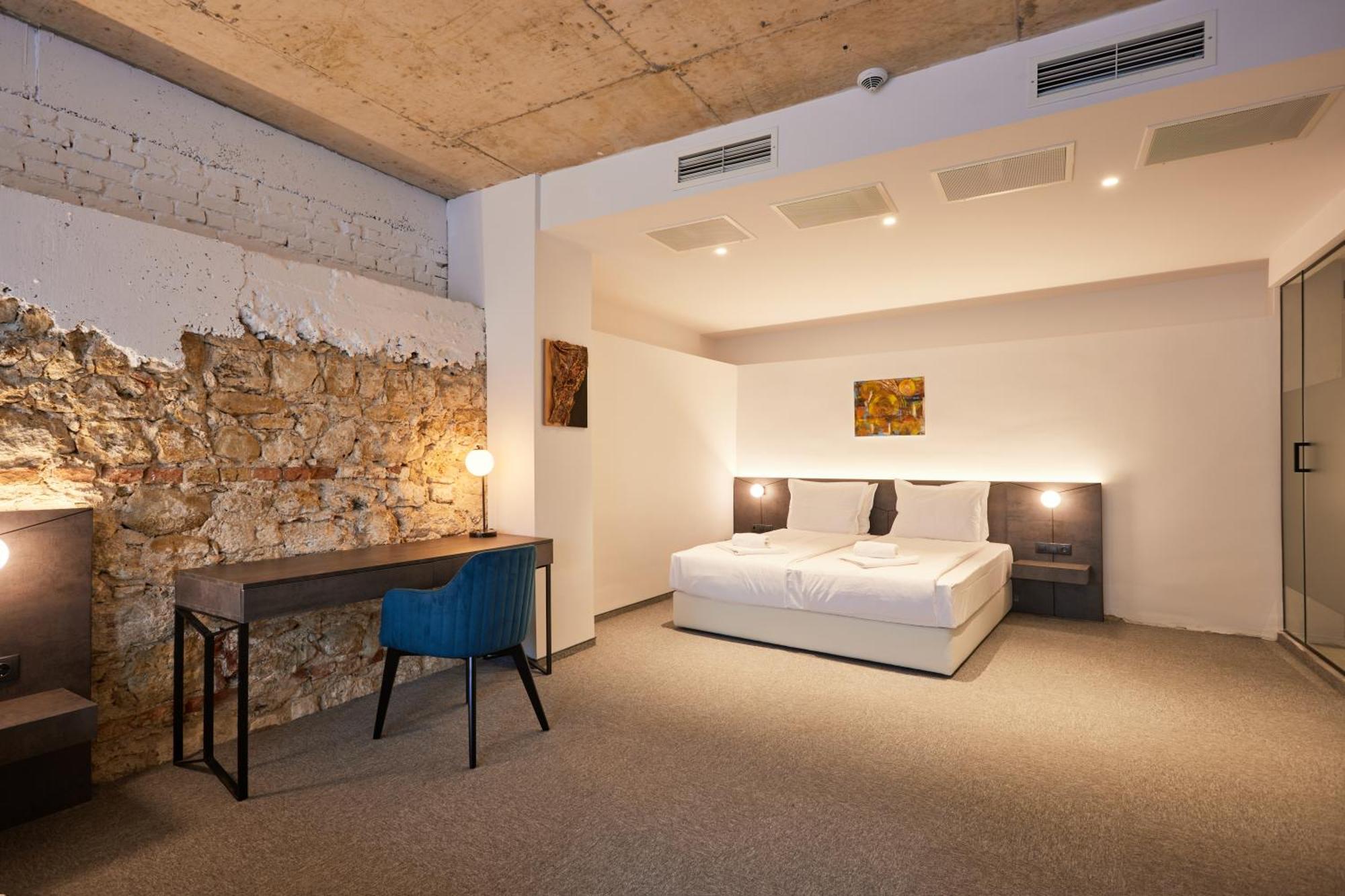 Bizarre Boutique Hotel Варна Экстерьер фото